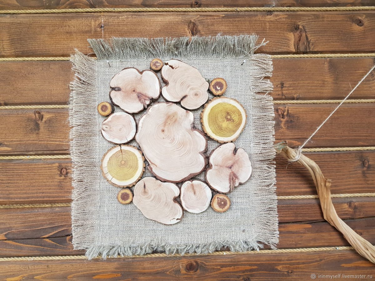 Зеркало из спилов дерева