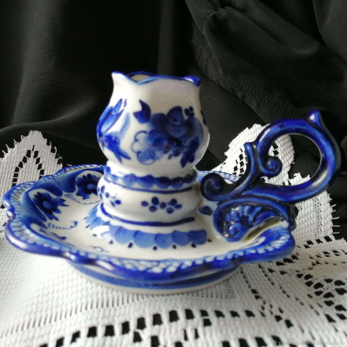 Кухня в стиле Гжель в малогабаритной кухне