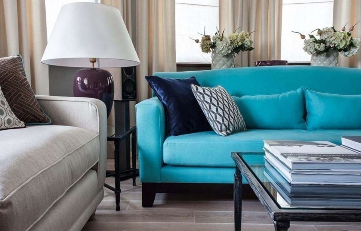 Диван мятного цвета