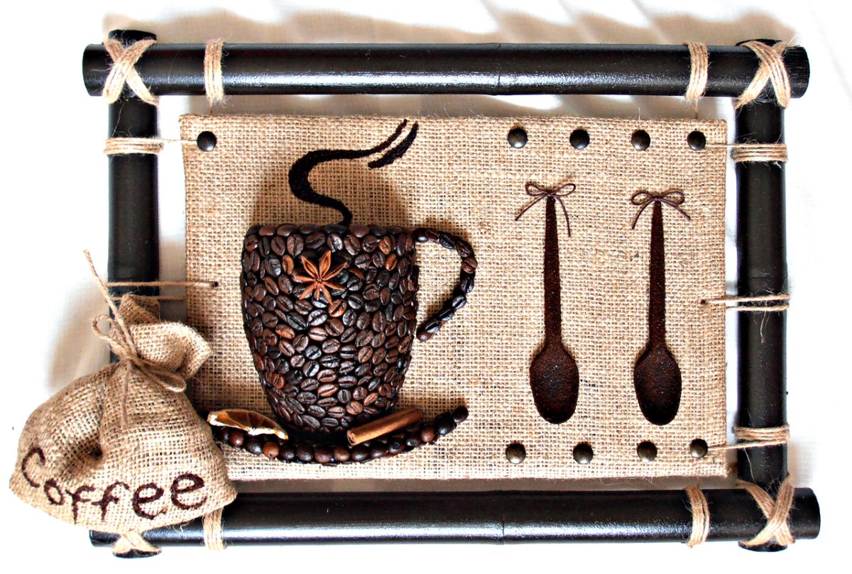 Триптих из кофейных зерен