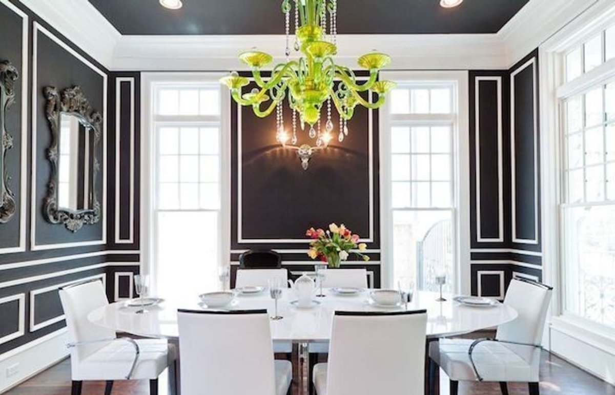 Молдинги в интерьере кухни