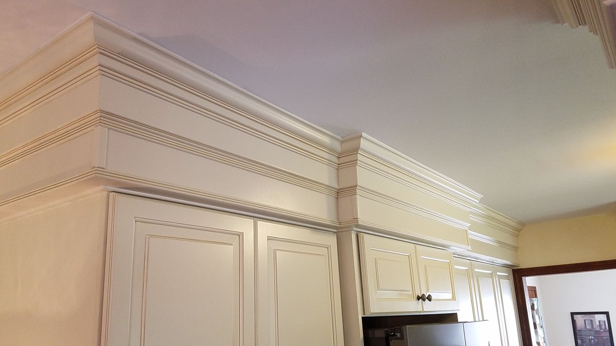 Молдинги для кухонной мебели