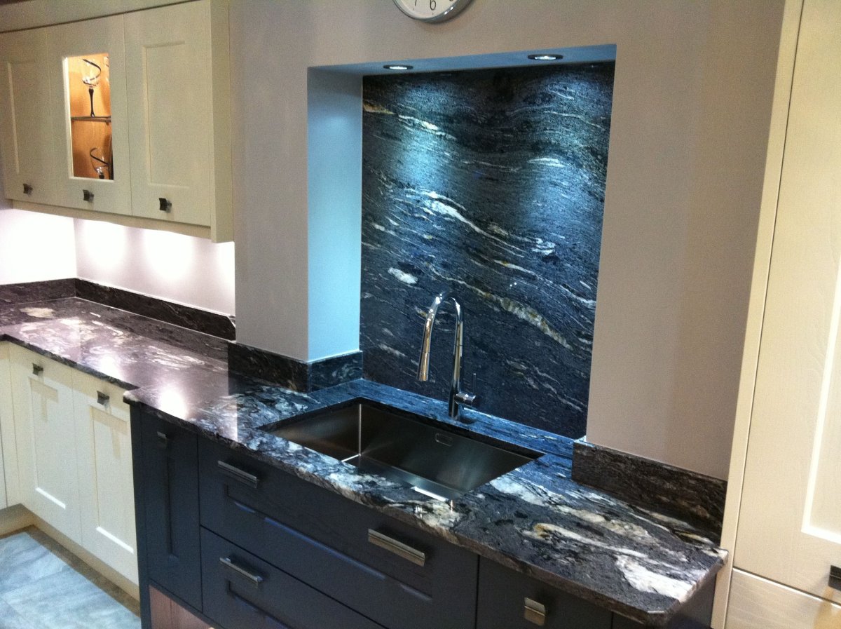 Кухни разноцветные мрамор