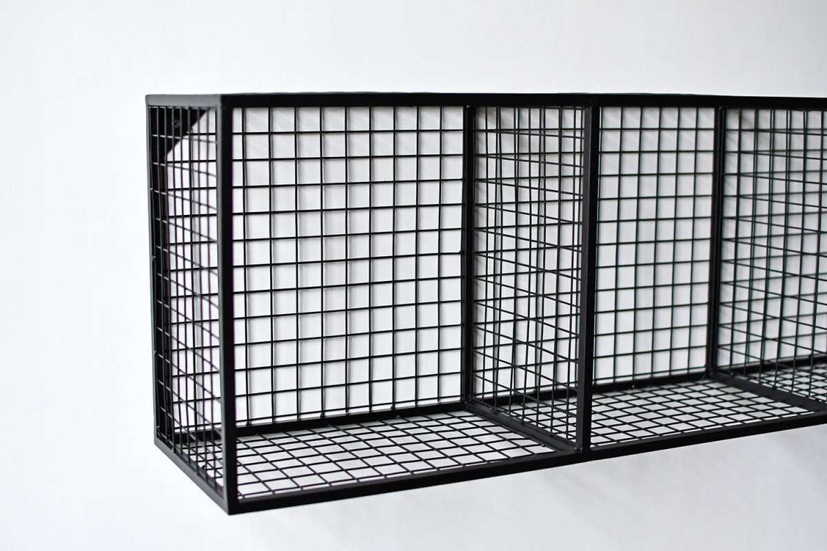 Металлическая полка