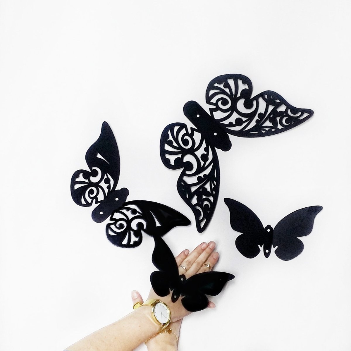 Люстра из бумажных бабочек