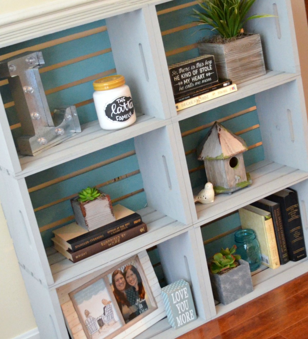 Необычные стеллажи в интерьере