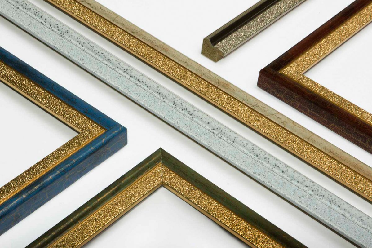 Рамка для телевизора на стену