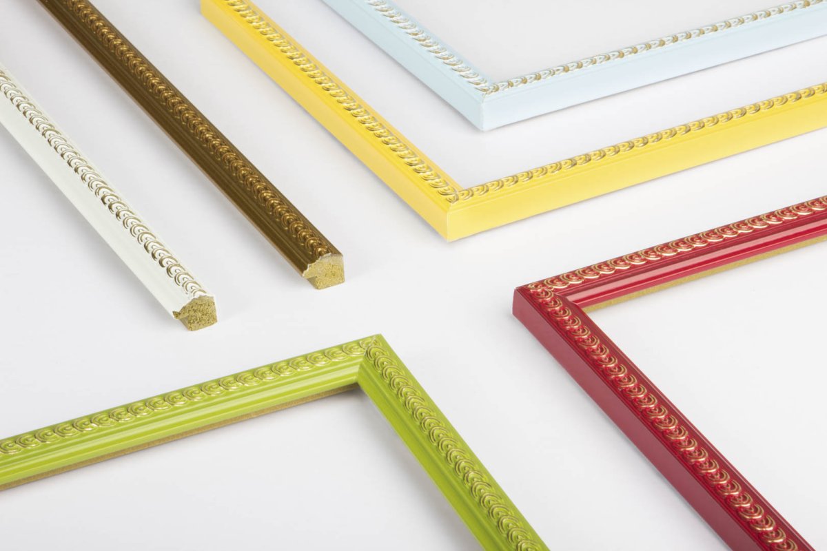 Рамки в багетной мастерской