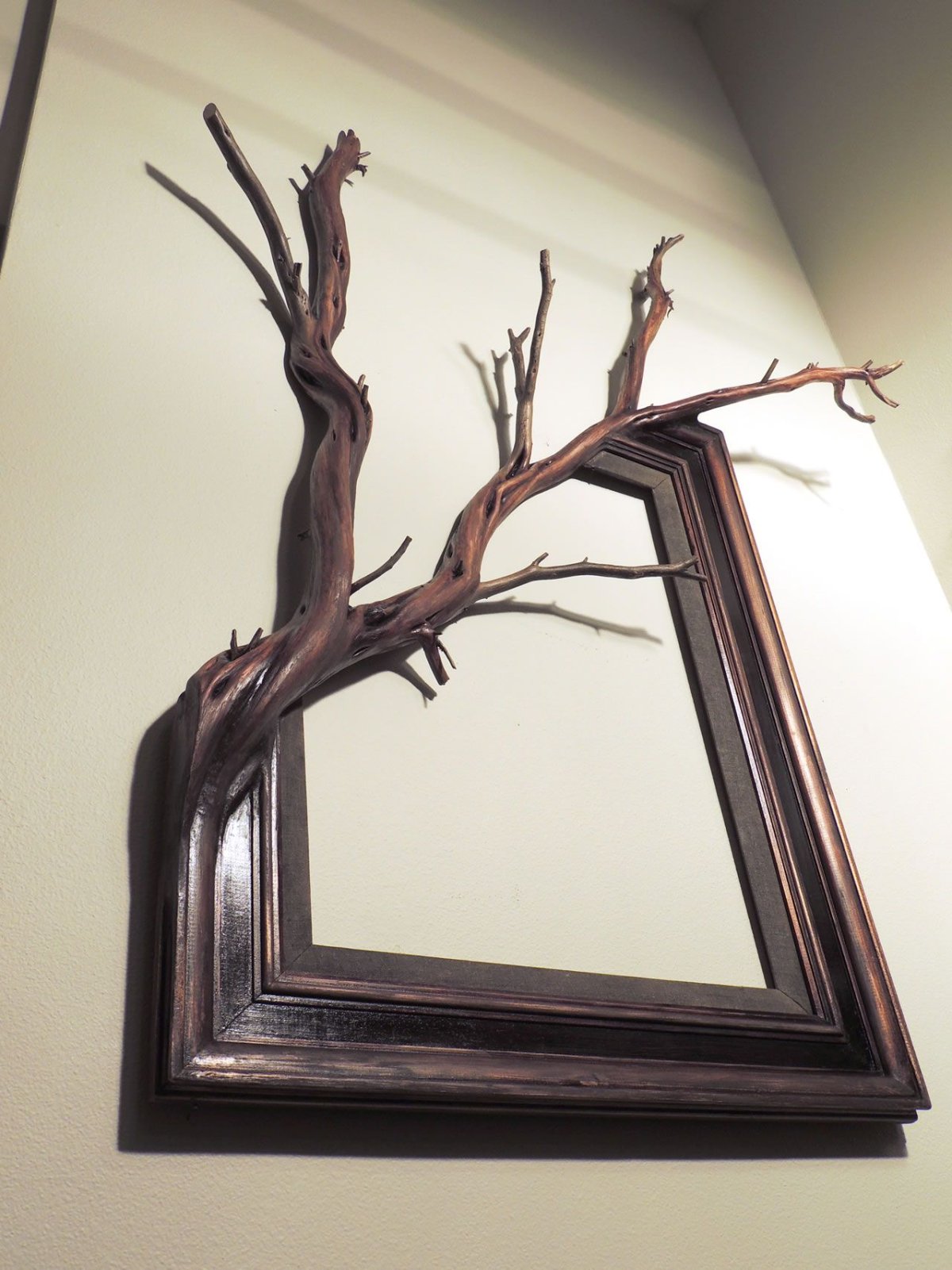 Рама из веток дерева