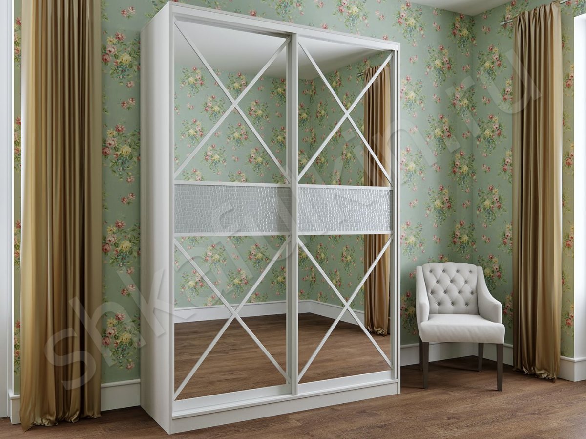 Гардеробная в светлых тонах