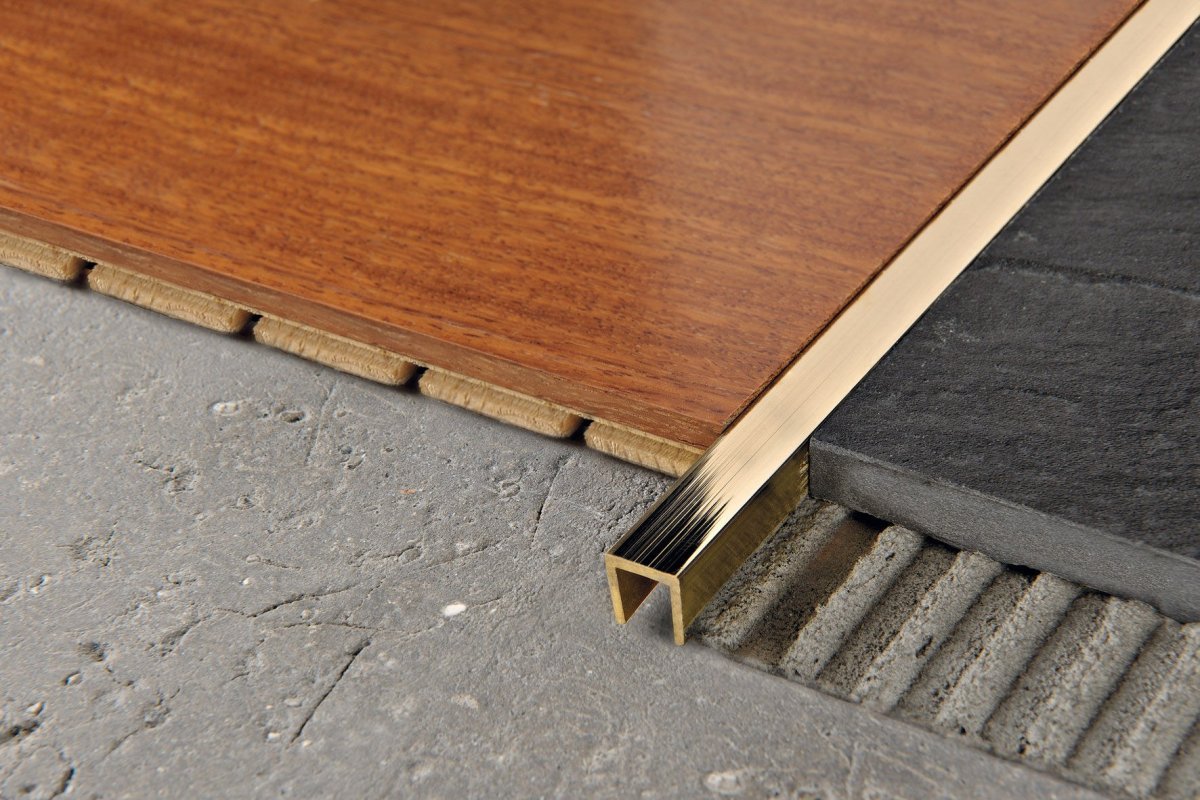 Латунь в интерьере