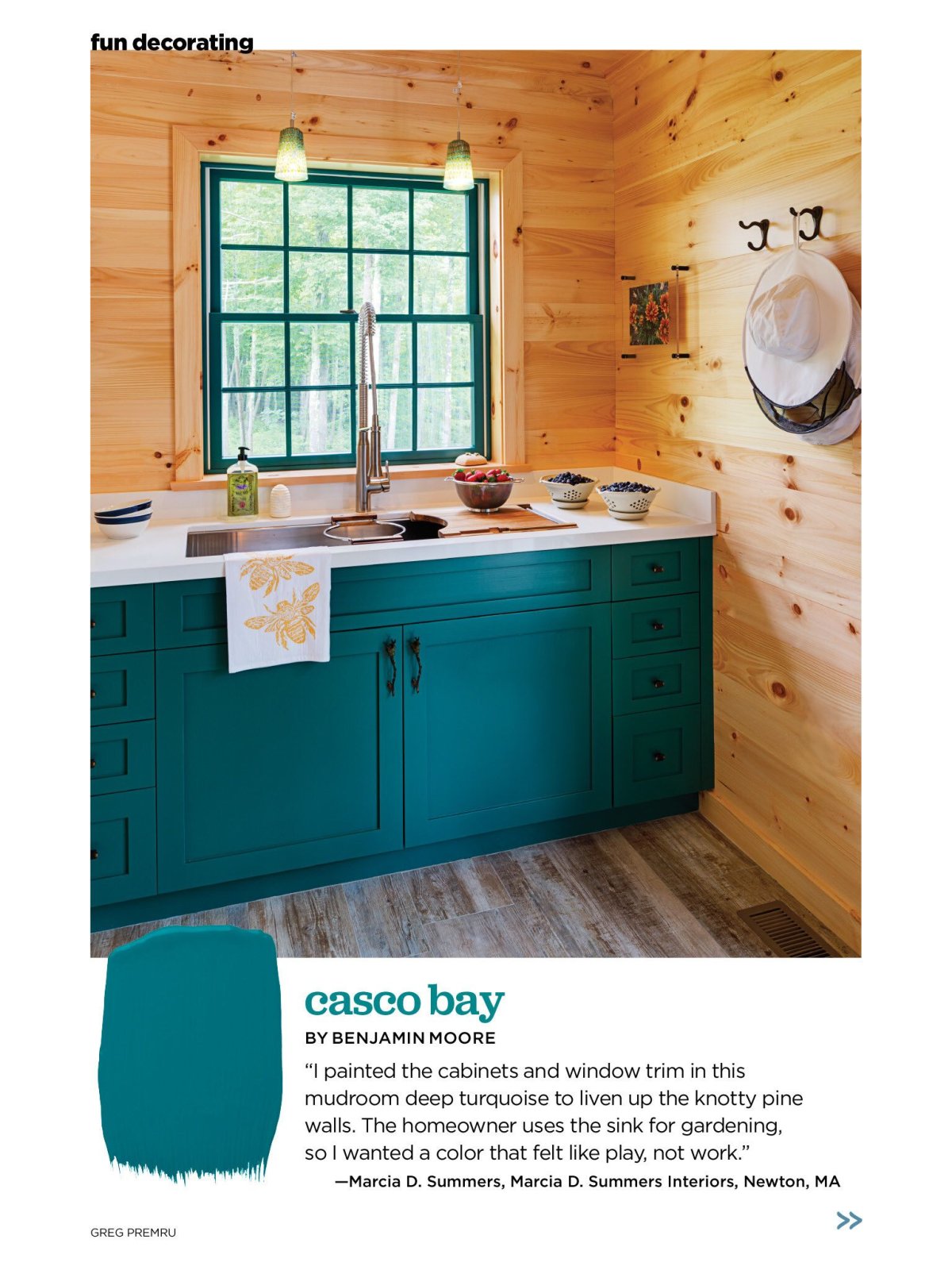 Кухня в маленьком деревянном доме