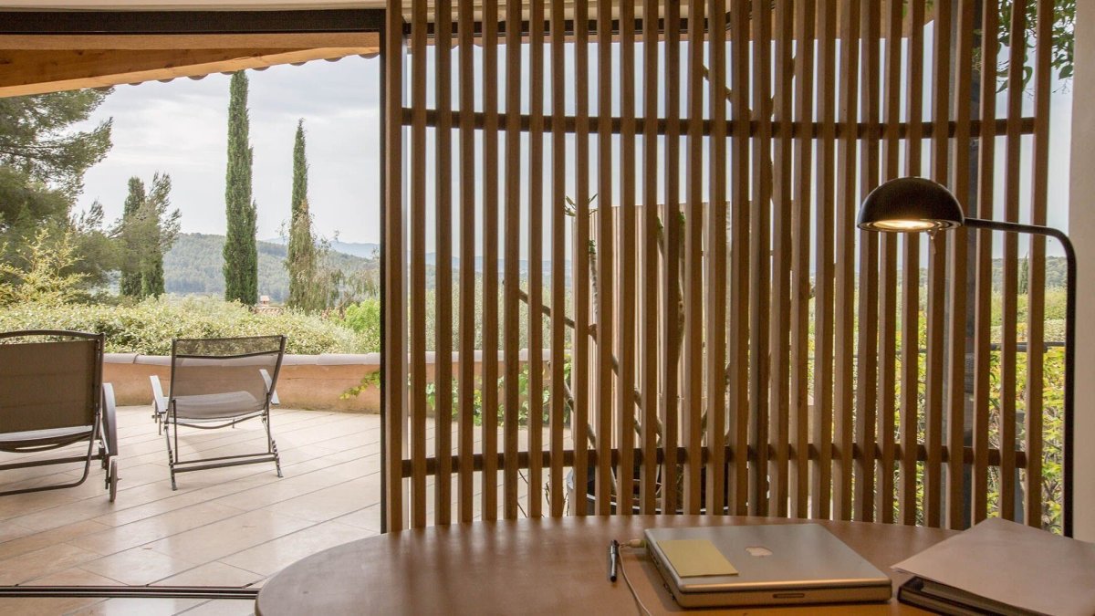 Деревянные жалюзи для беседки