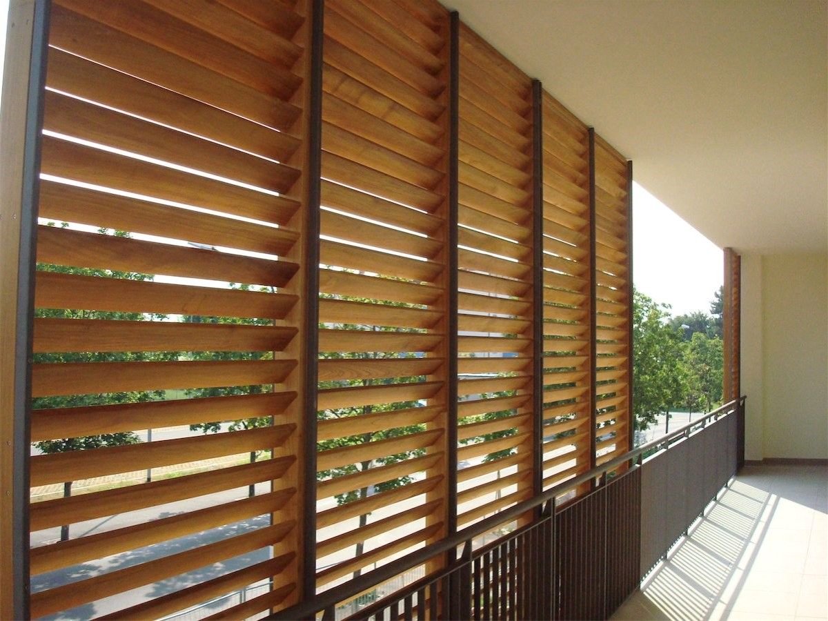 Деревянные жалюзи для веранды уличные подвесные