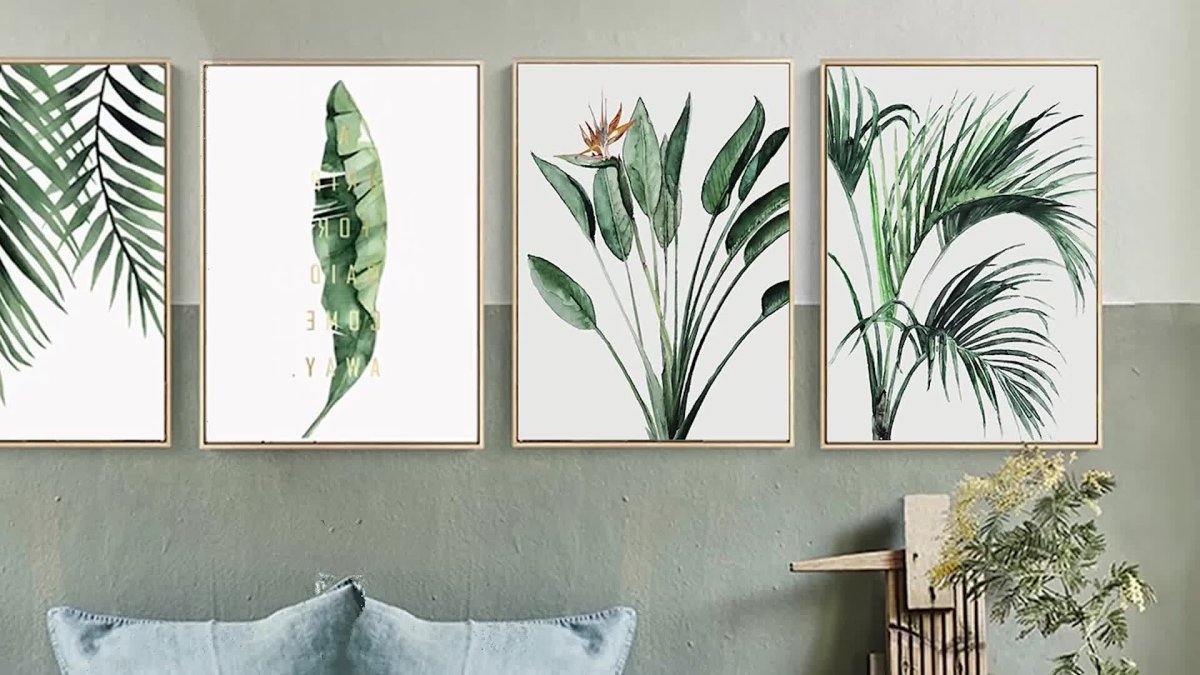 Сочетание картин на стене