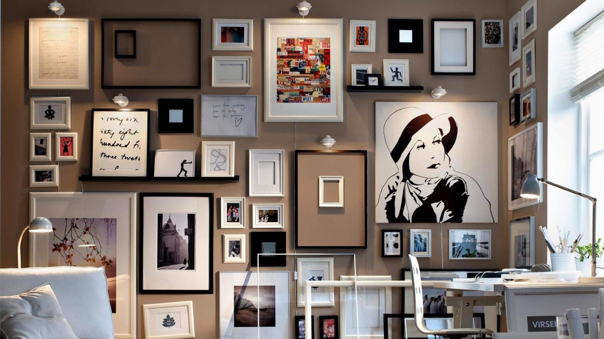 Композиция картин на стене