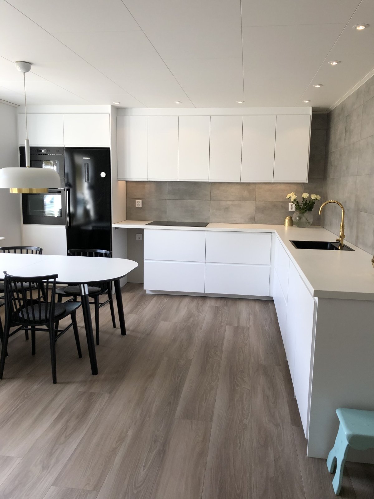 Воксторп зеленый кухня в интерьере