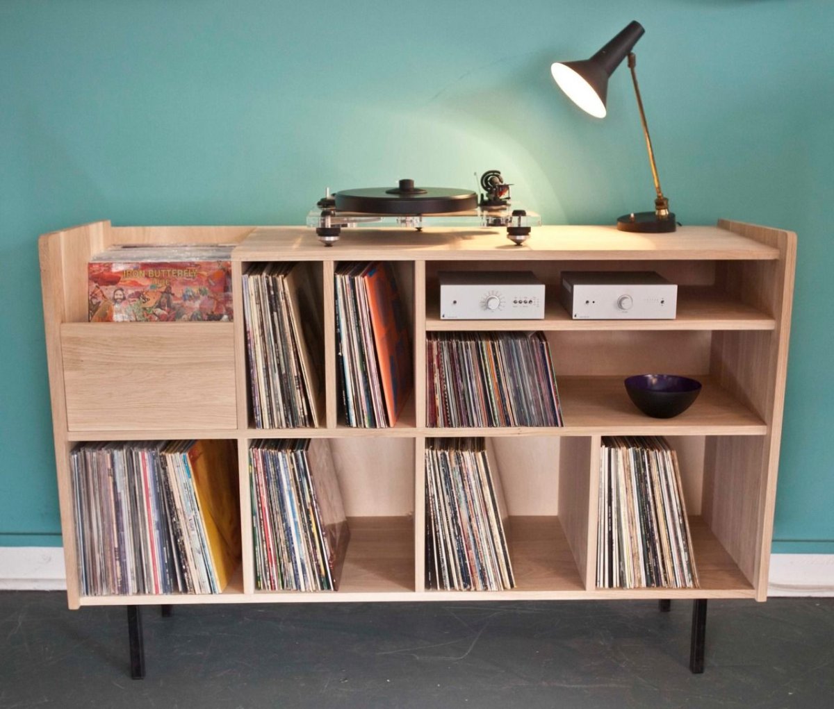 Тумба под Hi-Fi аппаратуру из дерева