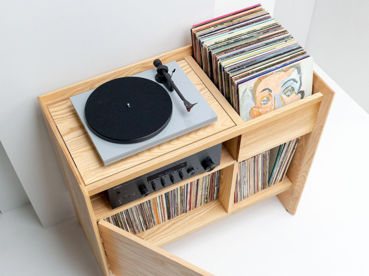 Полка под виниловые пластинки