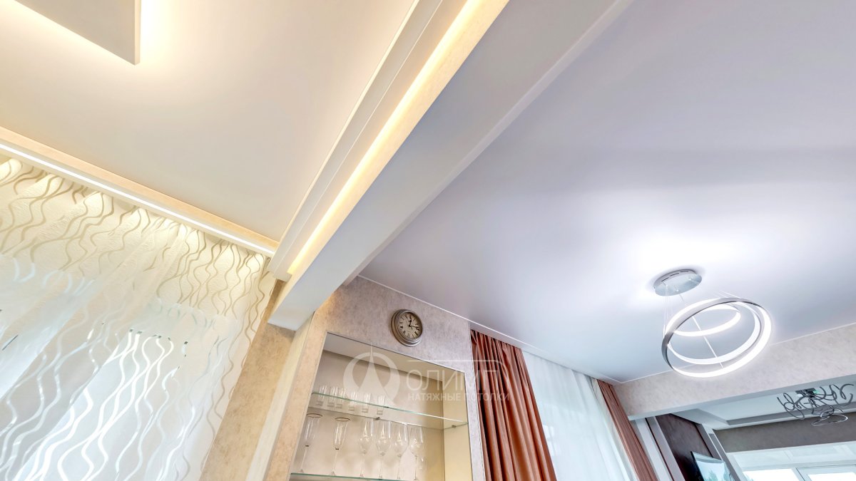 Потолок из гипсокартона с нишей под шторы