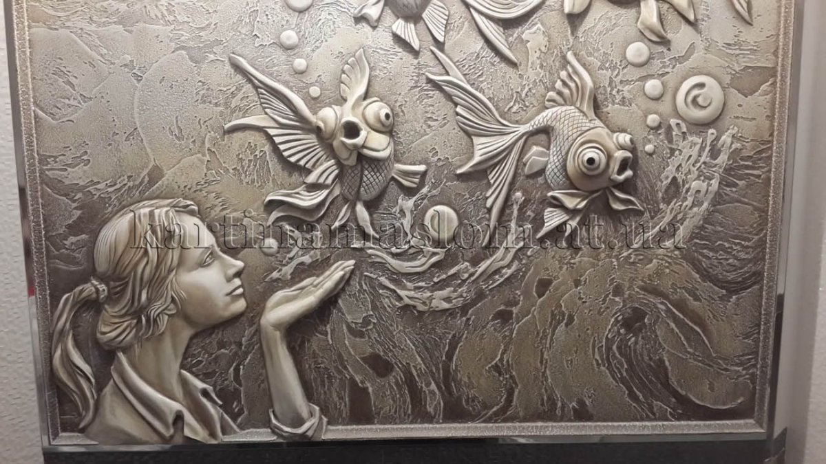 Студия барельеф художник Александр Плющев