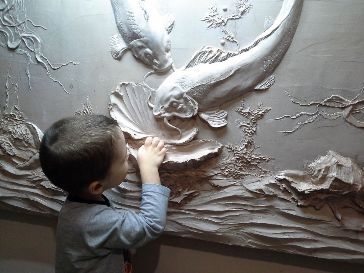 Александр Плющев барельеф Жемчужина