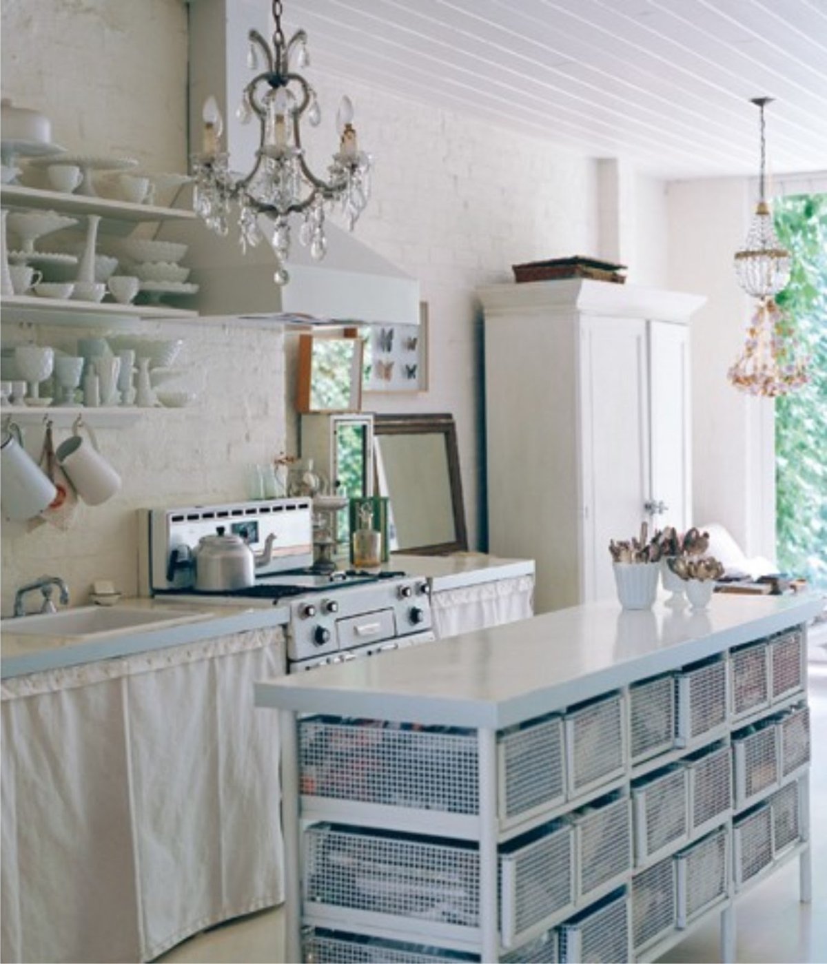 Кухонные шкафчики с занавесками