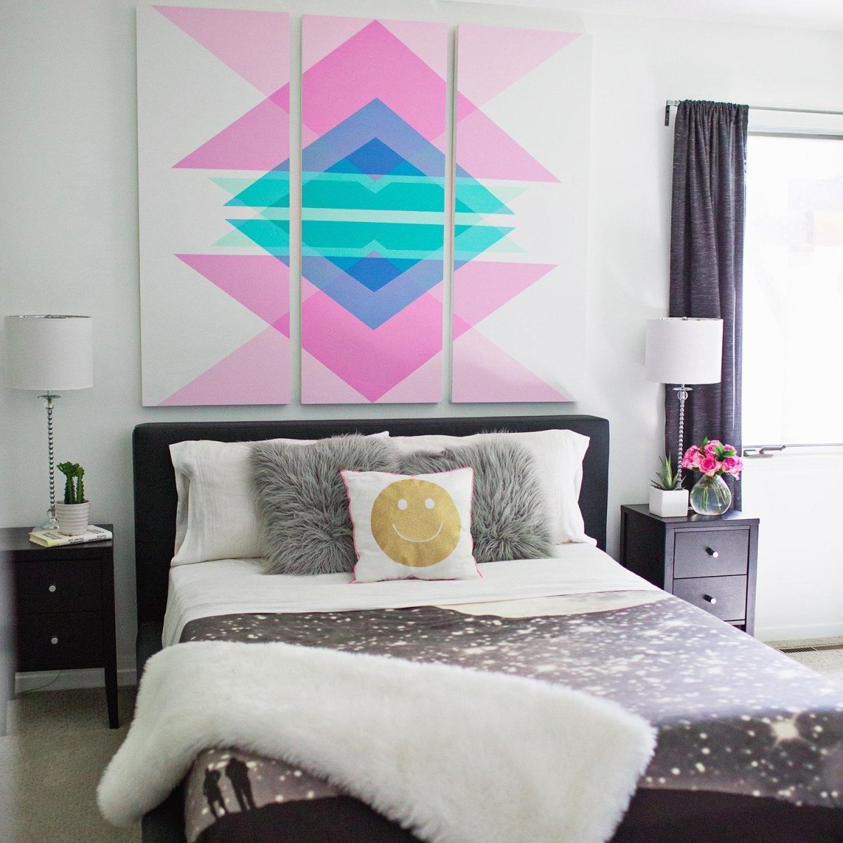 Рисунок на стене в спальне