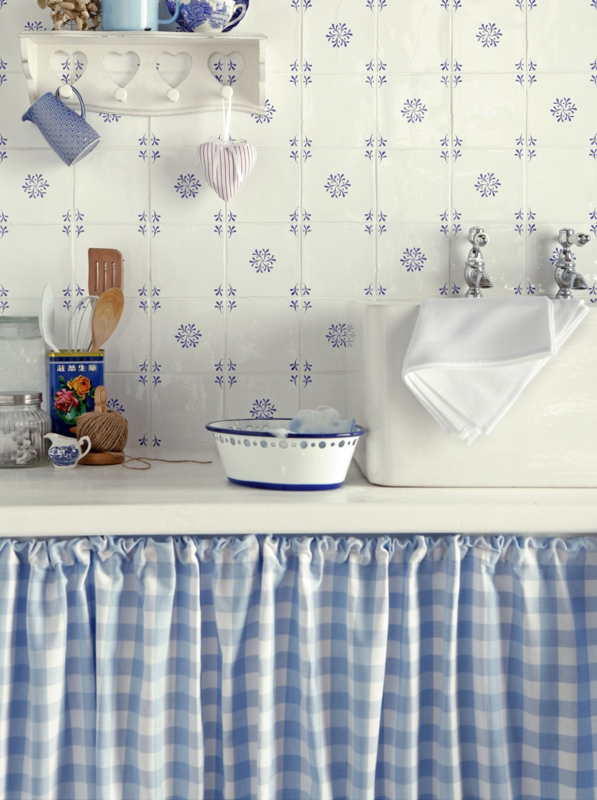 Кухня лофт со шторками