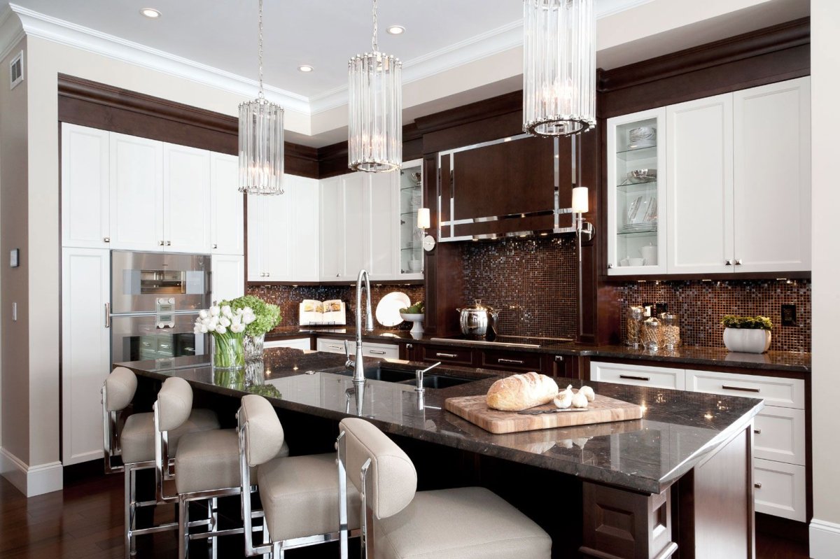 Коричневая глянцевая кухня