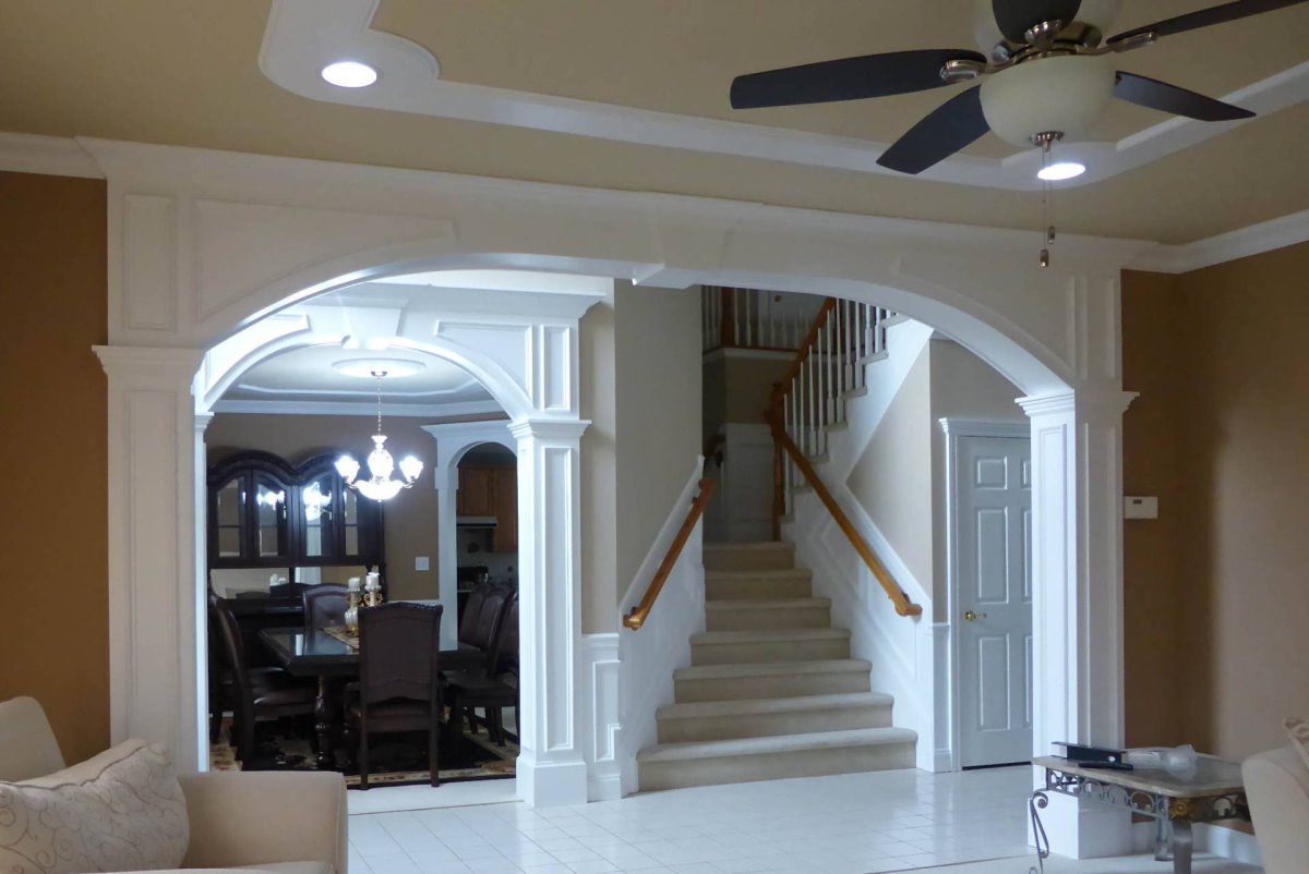 Арка из лепнины в квартире