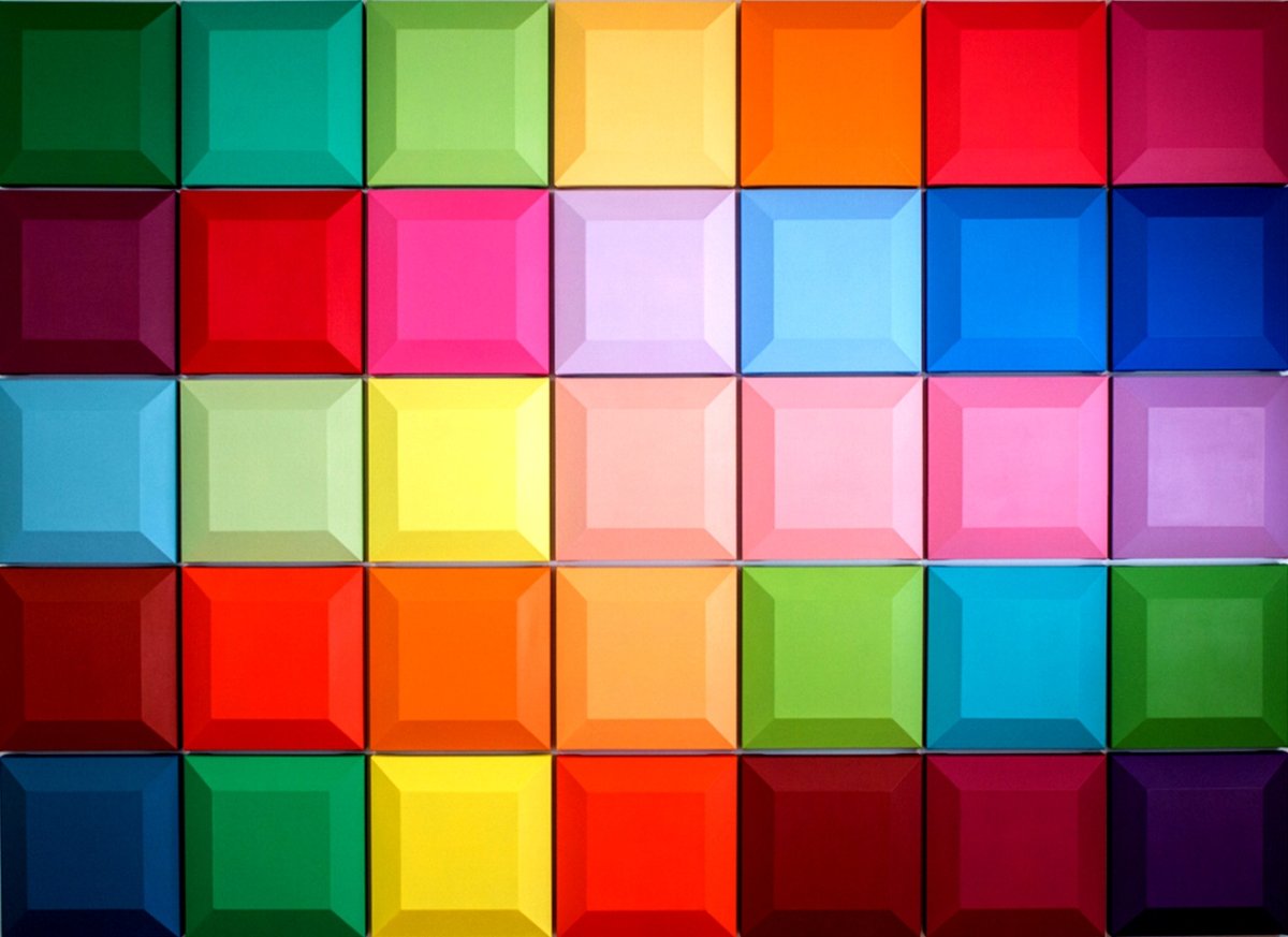 Красивое размещение картин на стене