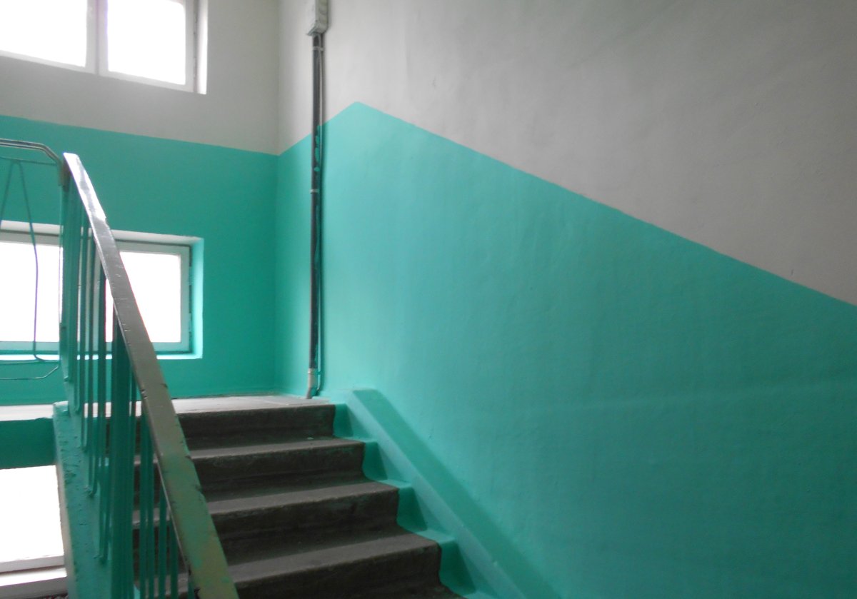 Покраска подъездов в многоквартирном доме