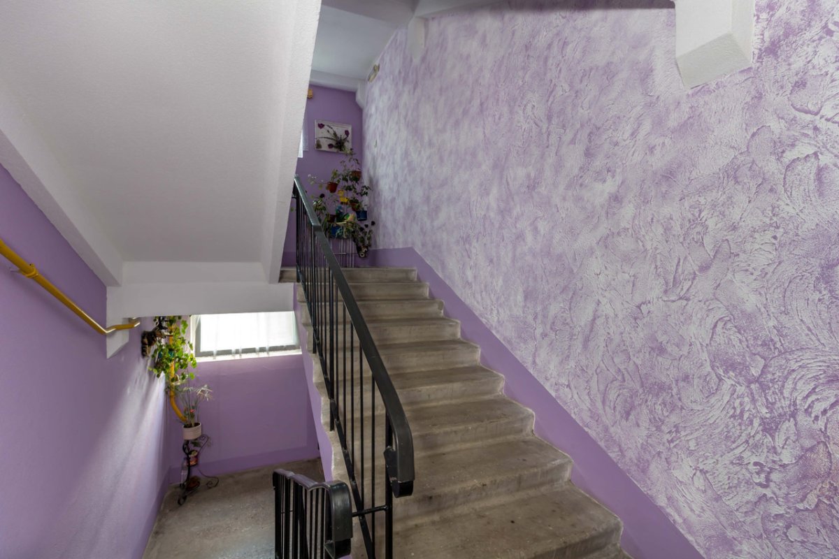 Красивые стены в подъезде