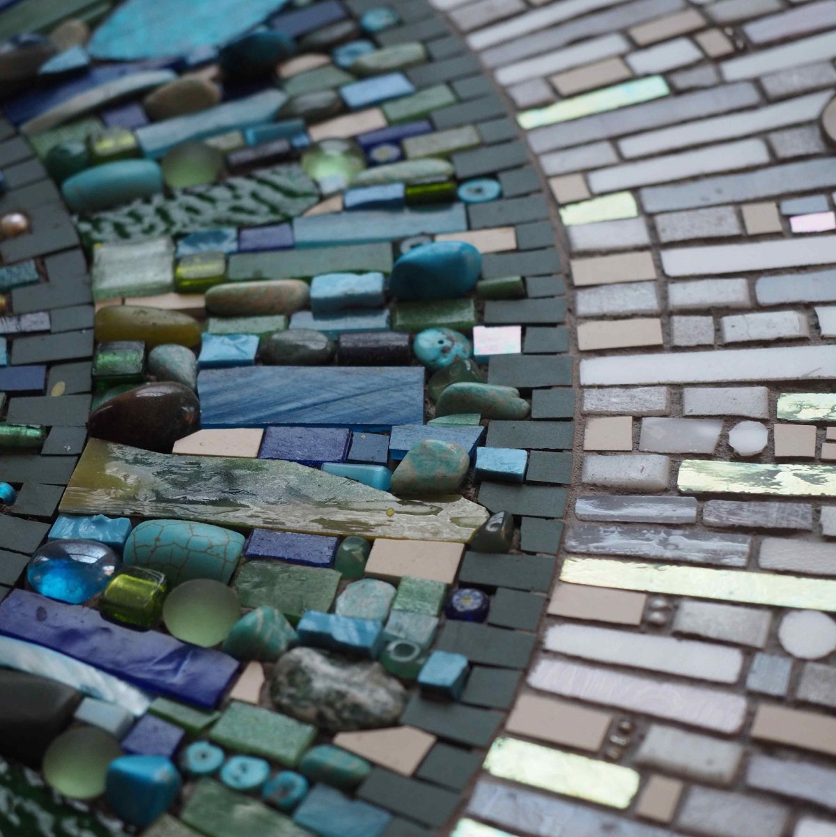 Отделка стен мозаикой