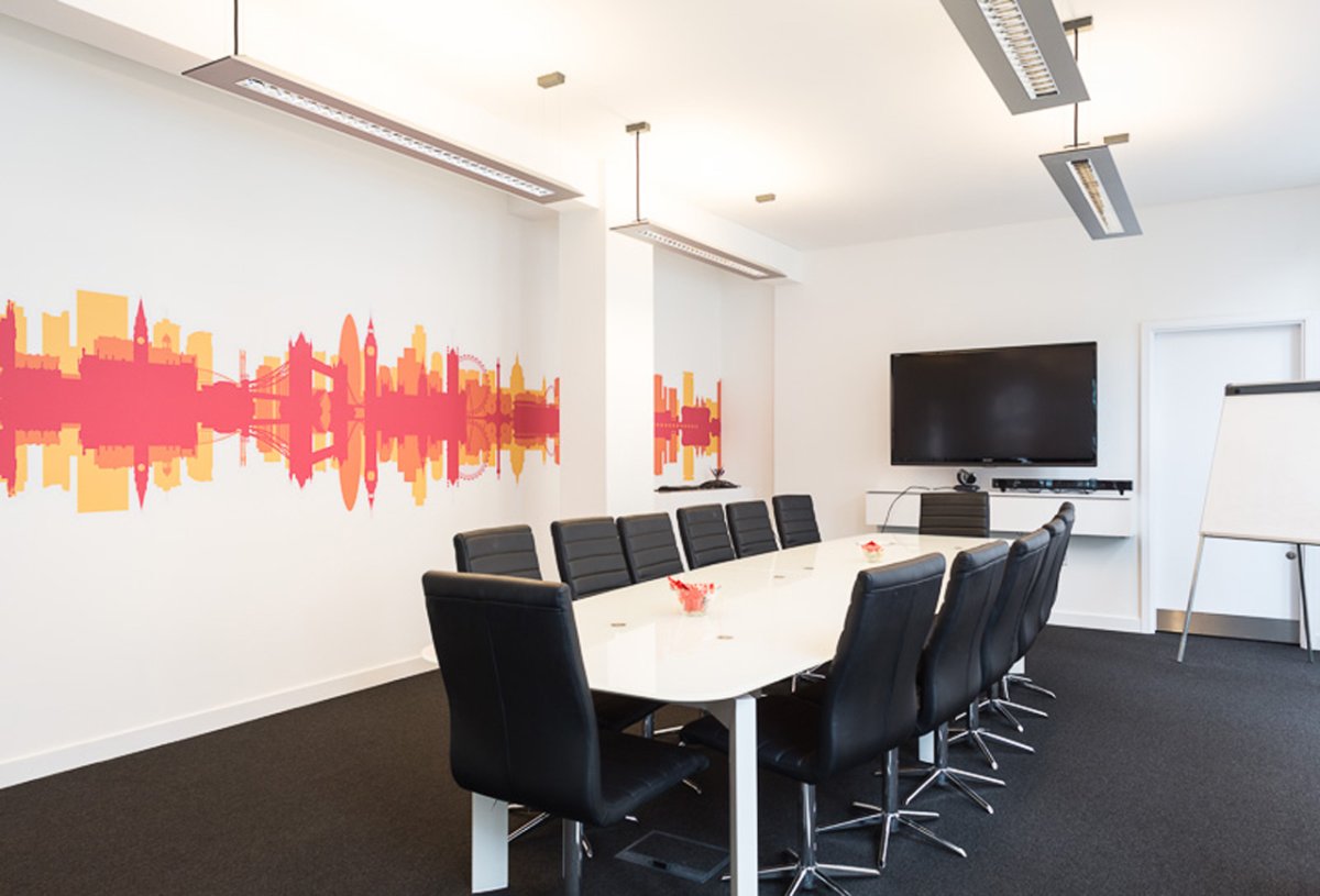 Геометрическая композиция в интерьере