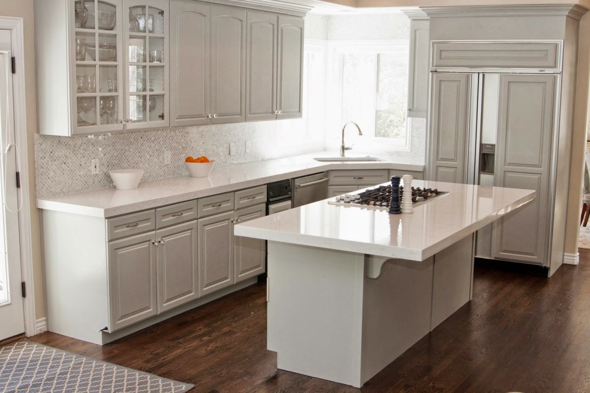 Столешница под светлую кухню