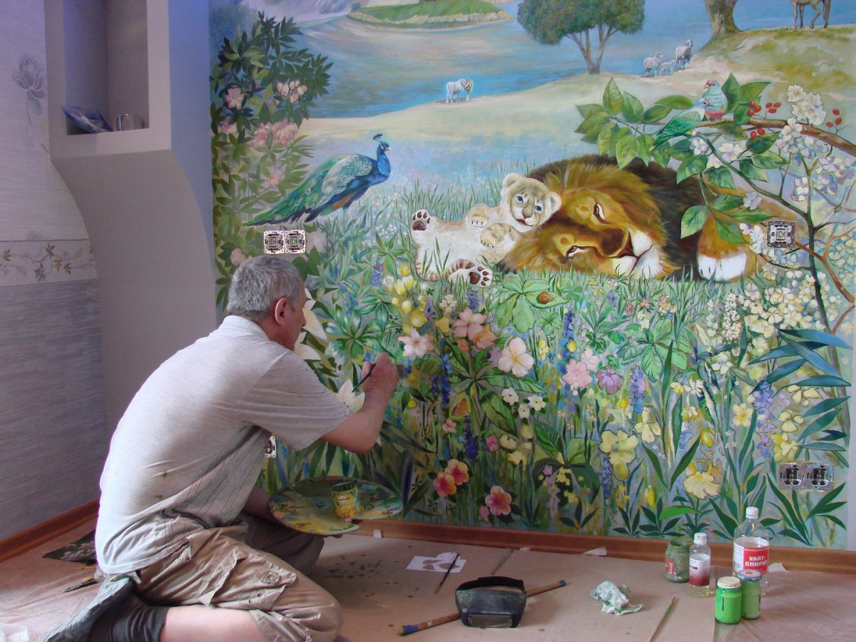 Рисование акрилом на стене