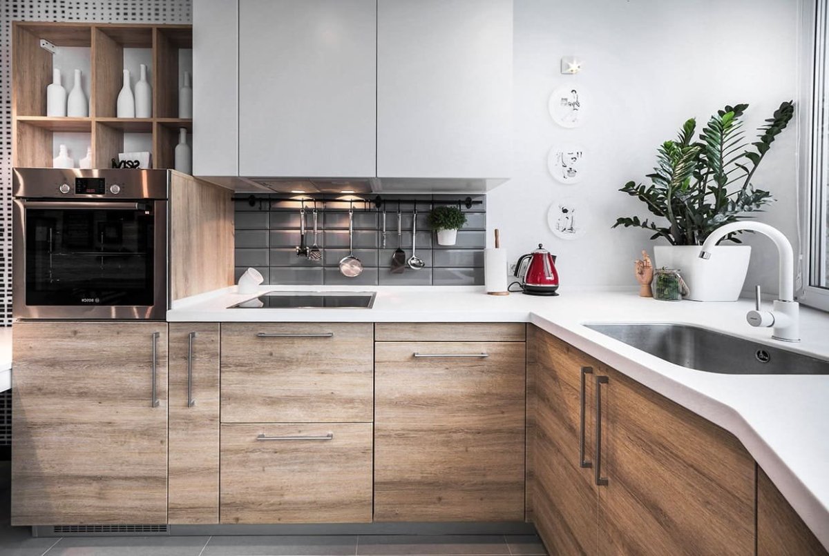 Угловая кухня икеа белая столешница под дерево