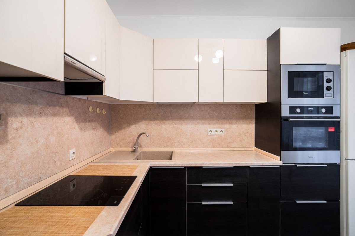 Кухня капучино с белым