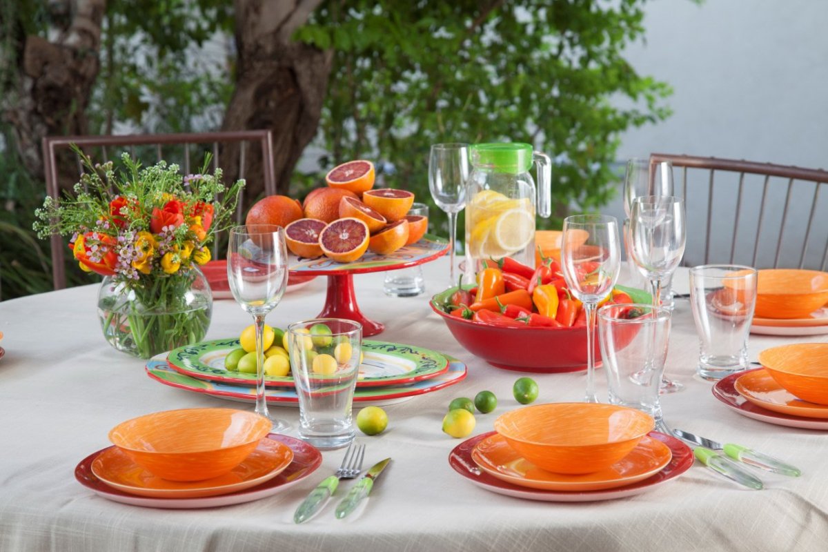 Посуда с апельсинами