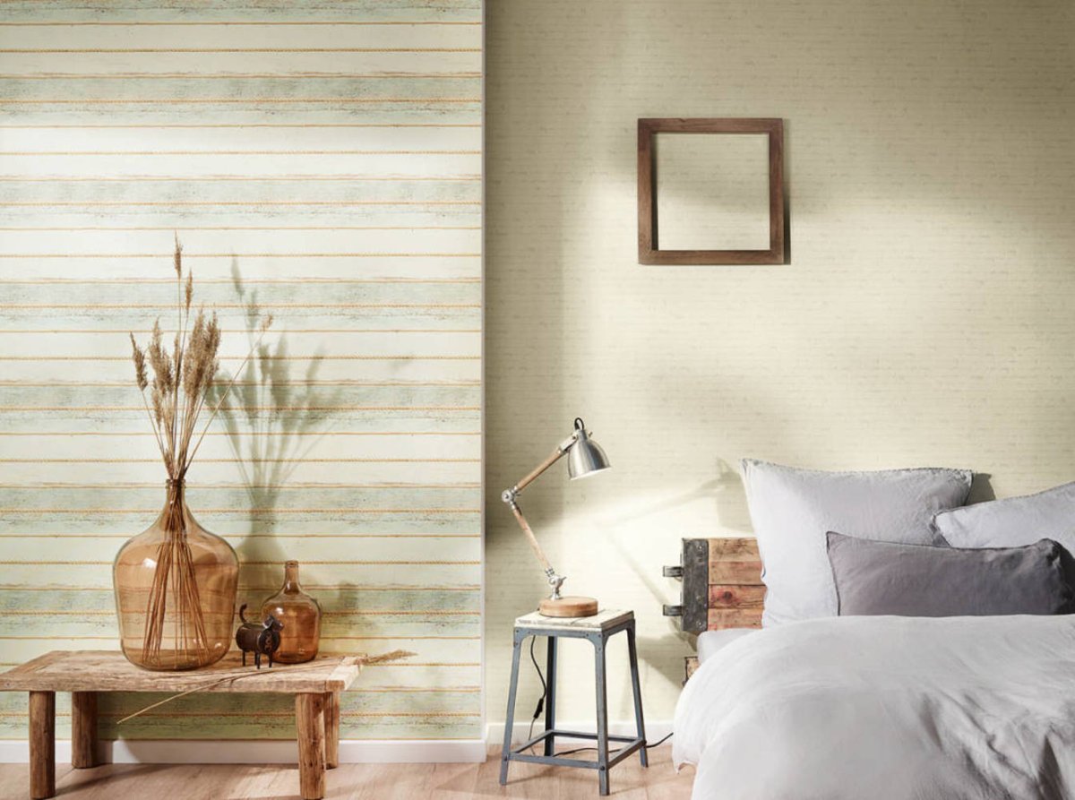 Флизелиновые обои в интерьере спальни