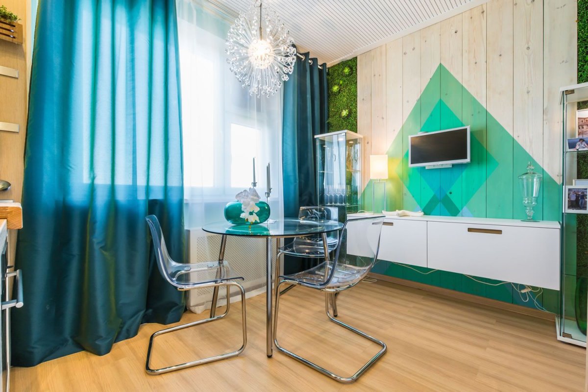 Обеденный стол современный фото с бирюзовыми стульями на белом фоне