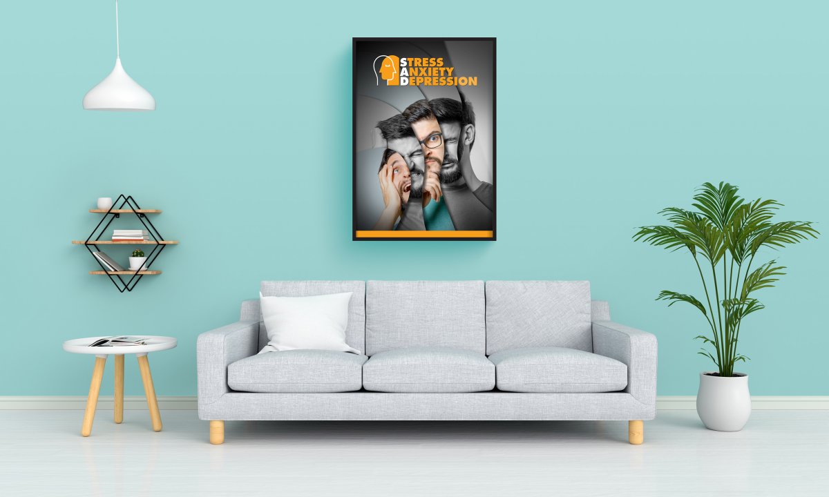 Пустые рамки на стене