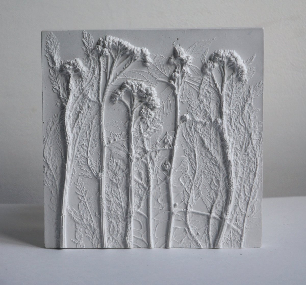 Настенный декор из гипса