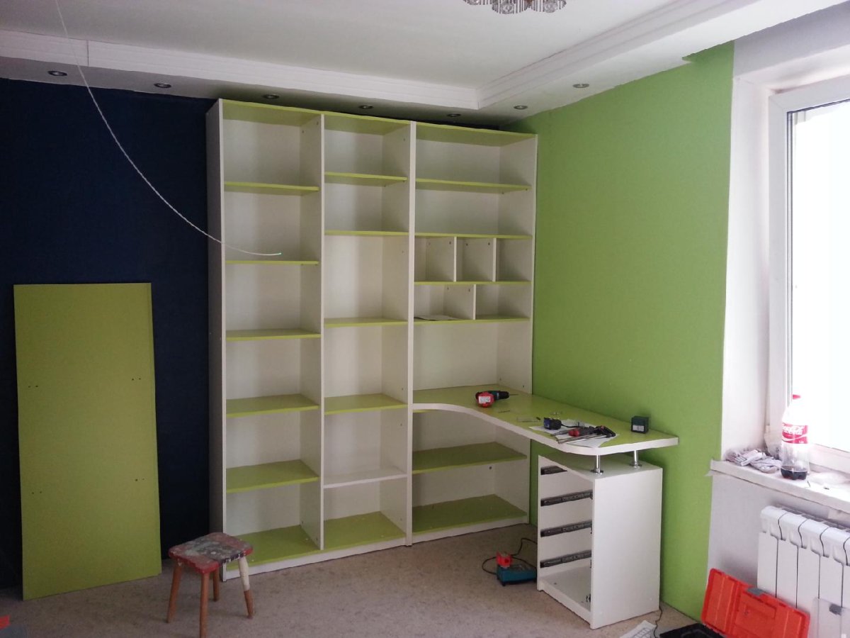 Гостиная с угловым столом