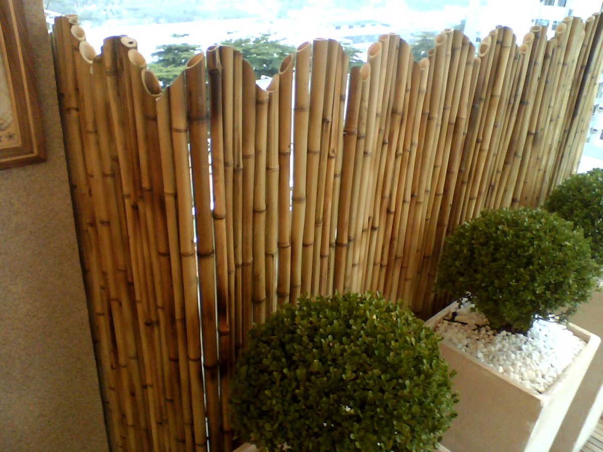 Торшер из бамбука