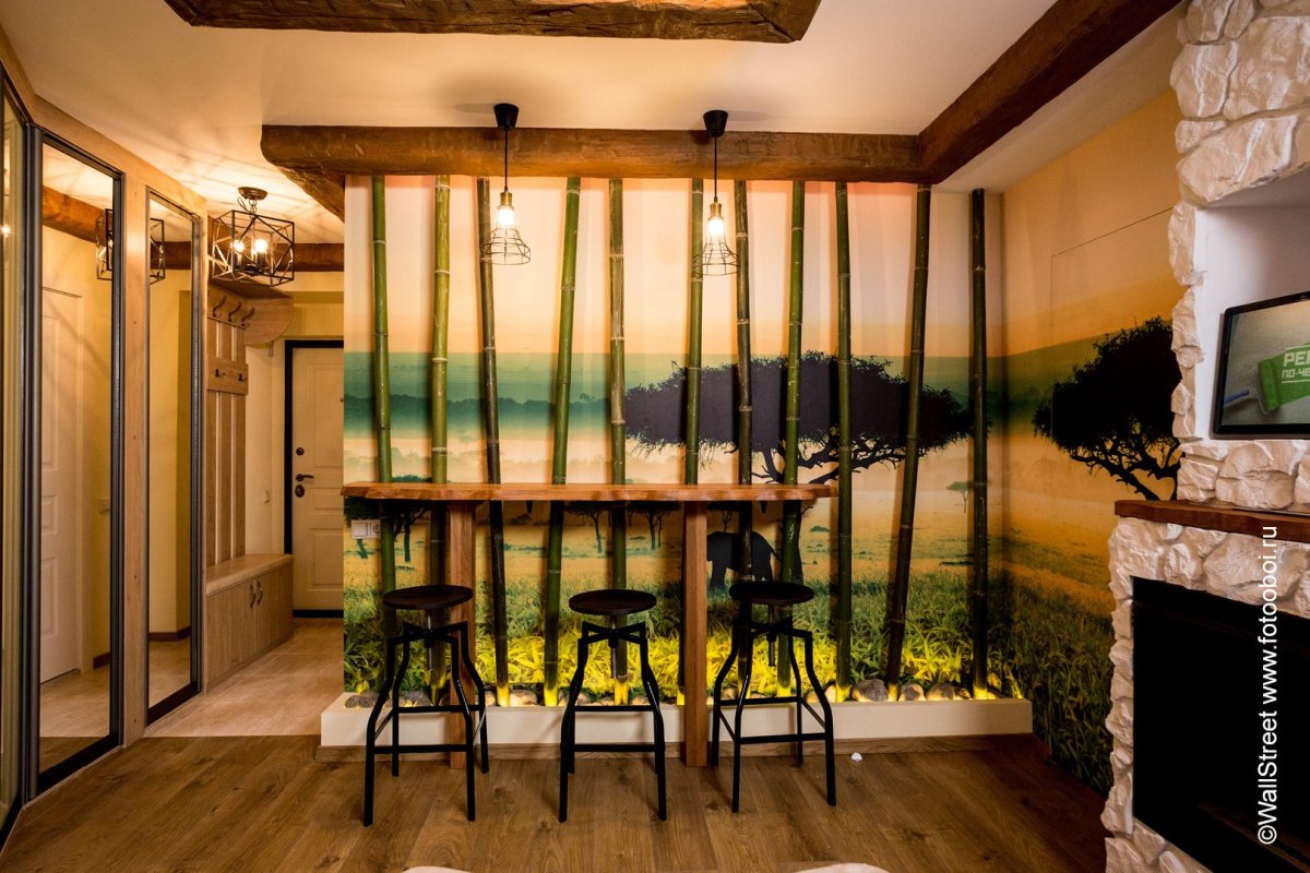 Напольная ваза с ветками