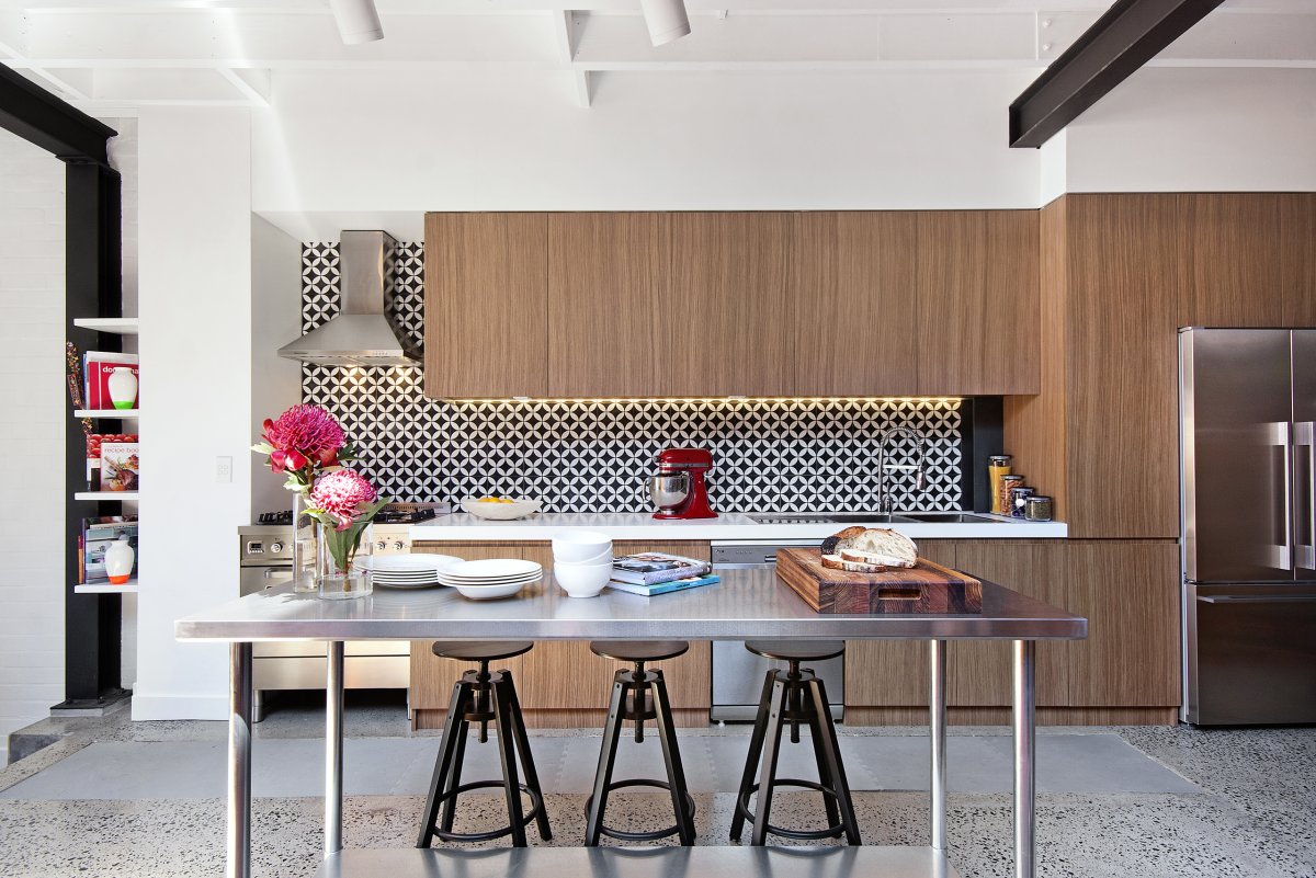 Кухонный фартук плитка под дерево