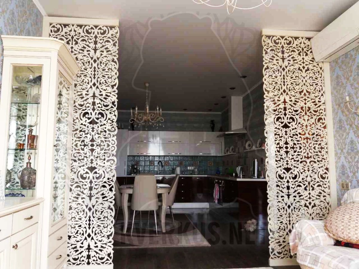 Ажурная перегородка в комнате